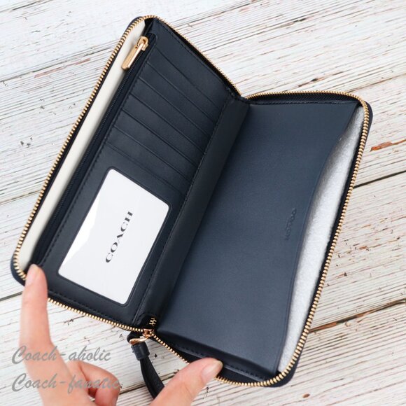 NWT Coach C8680 Dempsey Phone Wallet With Garden Plaid Print And Coach Patch - Picture 7 of 9